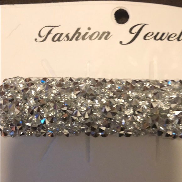 New with tag hair clip - Picture 3 of 7